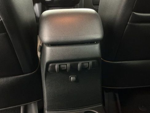 Used 2017 Jeep Wrangler Unlimited Sahara w/ Connectivity Group image 21