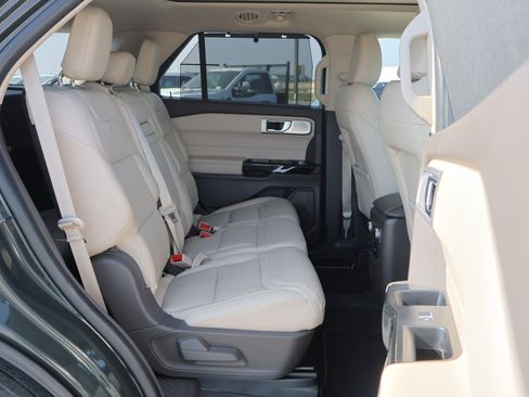 Used 2022 Ford Explorer Platinum w/ Equipment Group 601A image 39