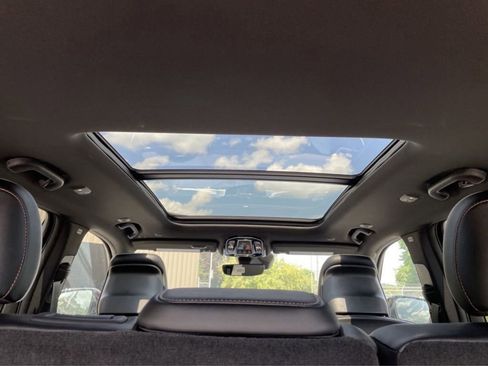 Used 2023 Jeep Grand Cherokee Summit image 12