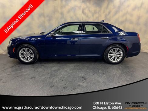 Used 2015 Chrysler 300 C RWD image 3