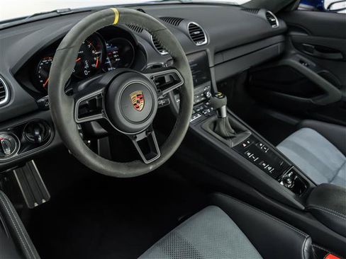 Used 2024 Porsche 718 Cayman GT4 RS RWD image 4