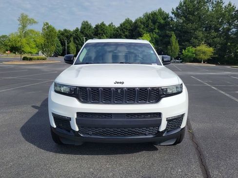 Used 2022 Jeep Grand Cherokee L Limited w/ Luxury Tech Group II AWD/4WD image 2