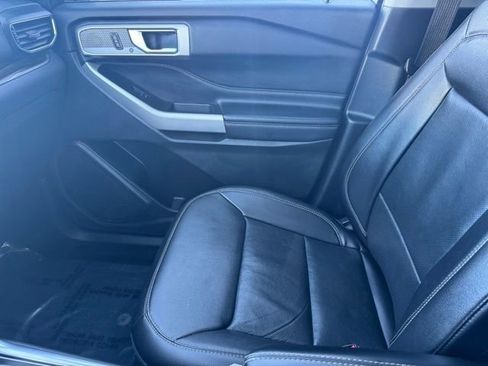 Used 2021 Ford Explorer Limited w/ Equipment Group 301A image 27
