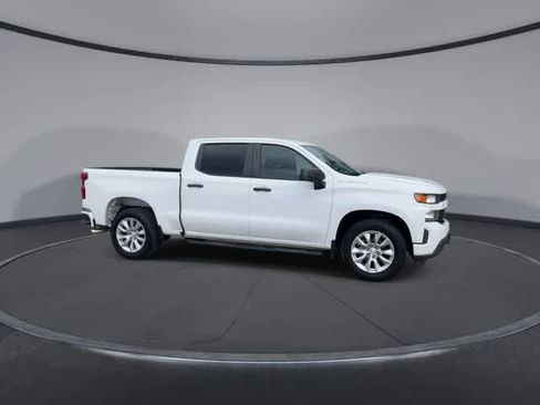 Used 2019 Chevrolet Silverado 1500 Custom w/ Custom Convenience Package RWD image 2