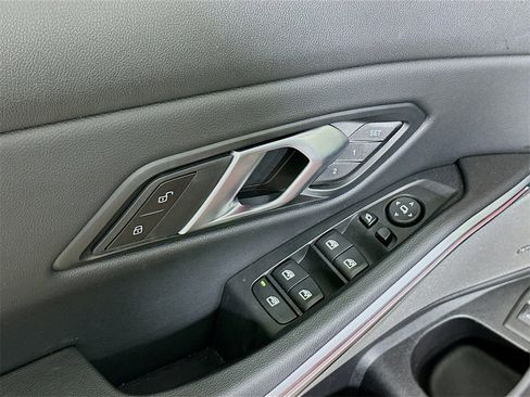 Used 2025 BMW M340i image 21