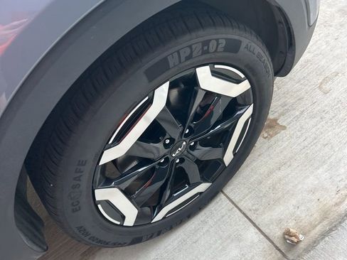 Used 2025 Kia Telluride S AWD/4WD image 18