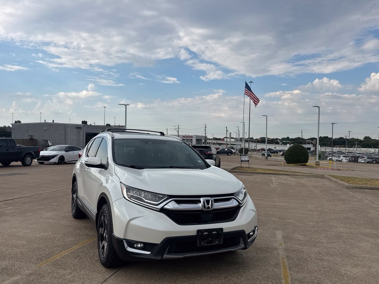 Used 2018 Honda CR-V Touring image 3