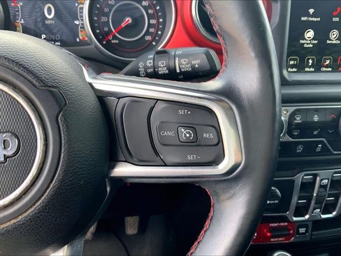 Used 2018 Jeep Wrangler Unlimited Rubicon w/ Dual Top Group AWD/4WD image 25