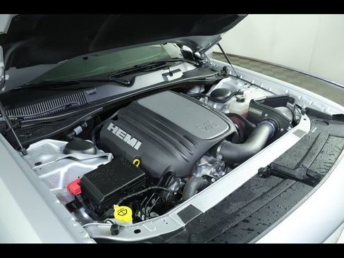 Used 2022 Dodge Challenger R/T w/ Driver Convenience Group image 16