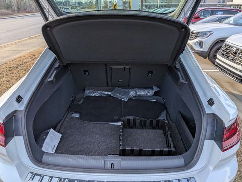 Used 2023 Volkswagen Arteon SEL Premium image 33