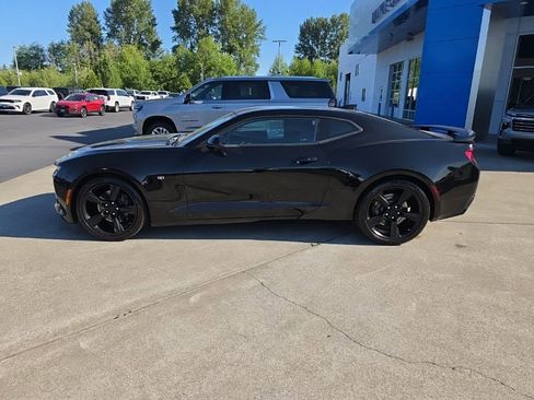 Used 2016 Chevrolet Camaro SS RWD image 2