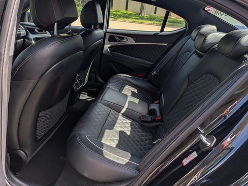 Used 2021 Genesis G70 3.3T RWD image 12