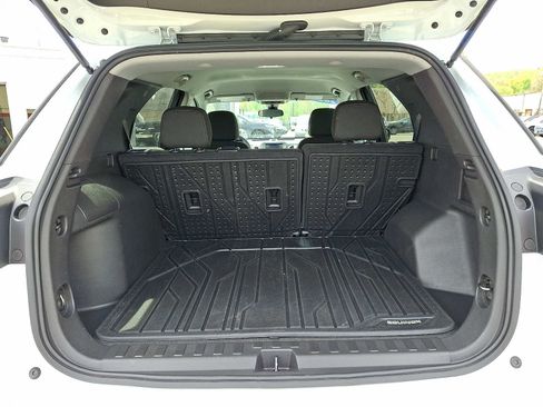 Certified 2023 Chevrolet Equinox LT w/ LPO, Floor Liner Package FWD image 28