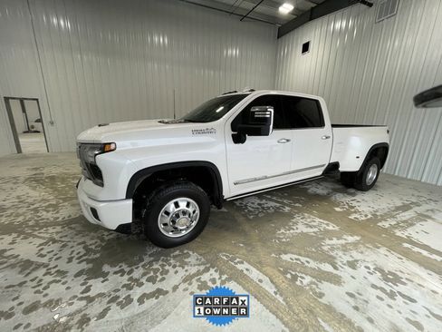 Used 2025 Chevrolet Silverado 3500 High Country w/ High Country Premium Package image 2