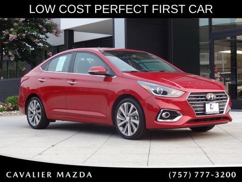 Used 2022 Hyundai Accent Limited FWD image 1