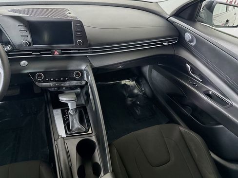 Certified 2022 Hyundai Elantra SEL FWD image 25