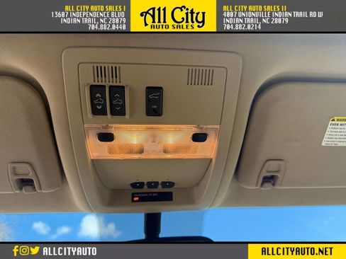 Used 2011 GMC Yukon XL SLT w/ SLT-2 Equipment Package image 28