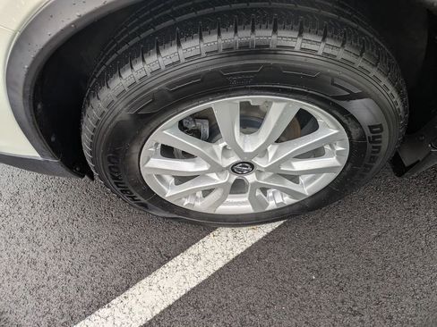 Used 2017 Nissan Rogue SV w/ Sun & Sound Touring Package image 27