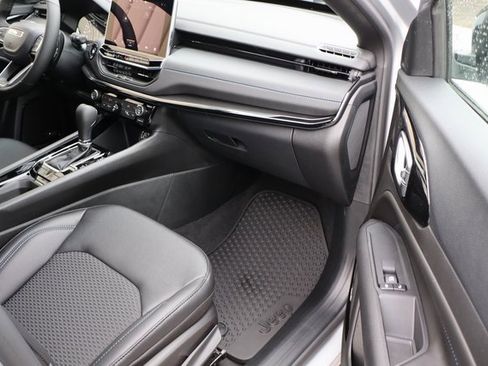 New 2025 Jeep Compass Latitude w/ Sun & Sound Group image 45