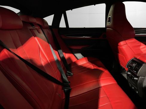 Used 2016 BMW X6 M image 18