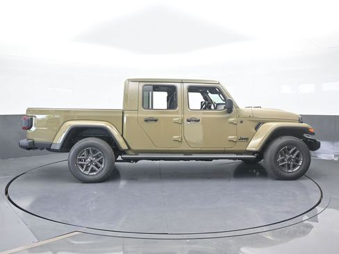 New 2026 Jeep Gladiator Sport image 7