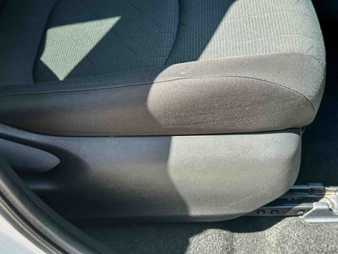 Used 2025 Toyota RAV4 XLE FWD image 24