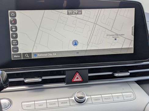 New 2025 Hyundai Elantra Limited FWD image 12