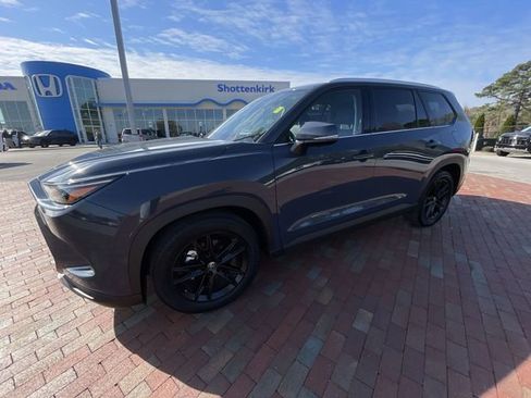 Used 2025 Toyota Grand Highlander AWD image 26