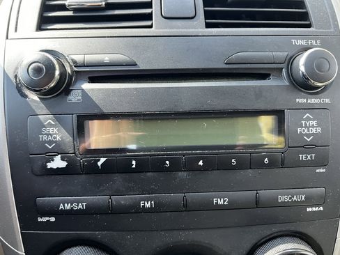 Used 2010 Toyota Corolla LE image 18