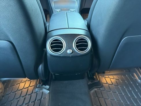 Used 2022 Mercedes-Benz GLC 300 4MATIC image 23