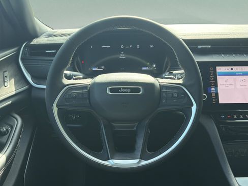 New 2026 Jeep Grand Cherokee L Limited RWD image 10