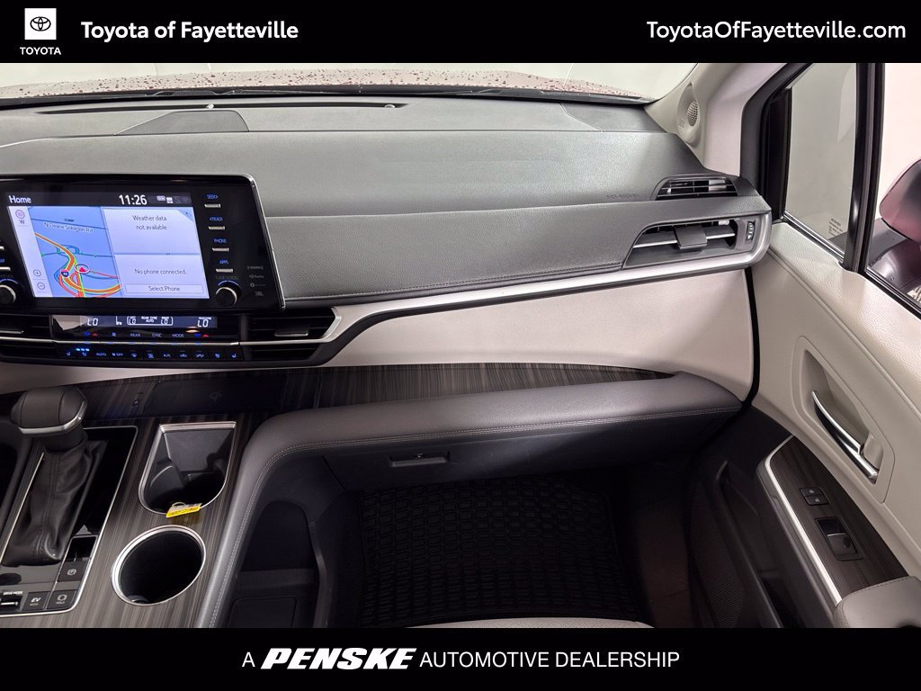 Certified 2023 Toyota Sienna Limited FWD image 17