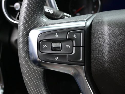 New 2025 Chevrolet Blazer LT w/ Convenience Package FWD image 17