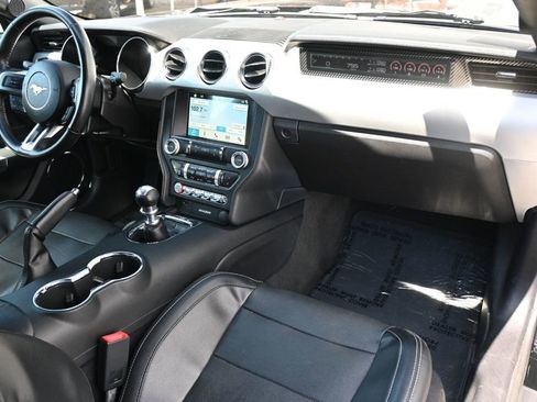 Used 2017 Ford Mustang GT Premium w/ Black Accent Package RWD image 11