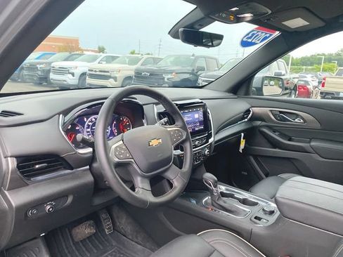 Used 2023 Chevrolet Traverse Premier FWD image 10