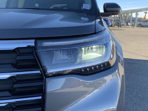 New 2026 Ford Explorer Active w/ Active Comfort Package image 10