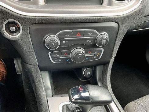 Used 2022 Dodge Charger SXT RWD image 15