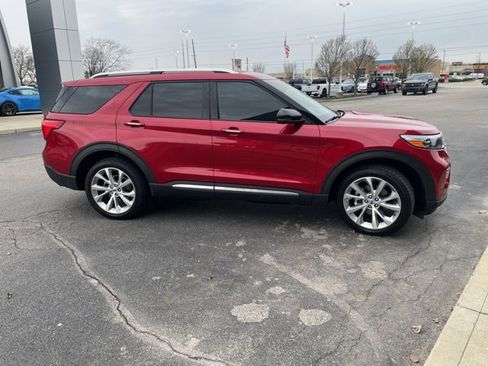 Used 2022 Ford Explorer Platinum w/ Equipment Group 601A AWD/4WD image 3