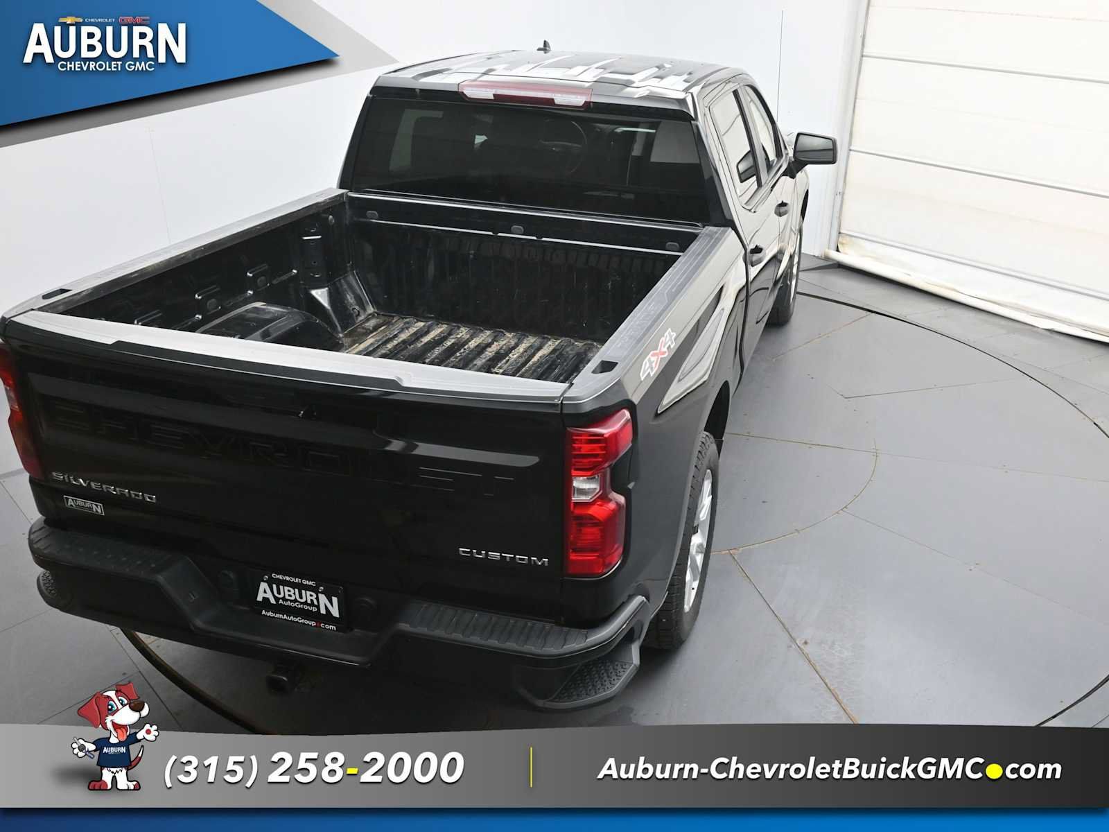Used 2023 Chevrolet Silverado 1500 Custom AWD/4WD image 31