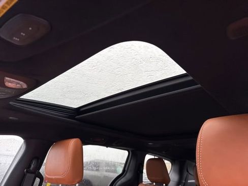 New 2026 Chrysler Pacifica Pinnacle image 34