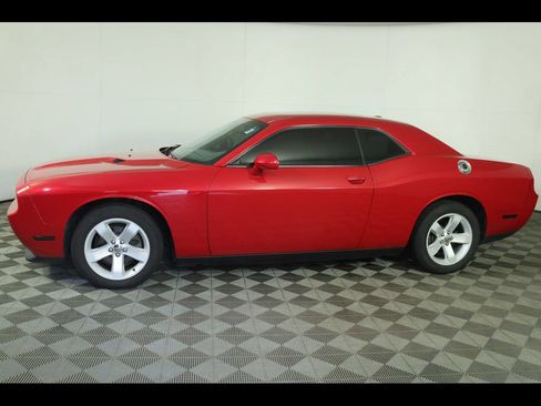 Used 2012 Dodge Challenger SXT w/ Sound Group RWD image 4