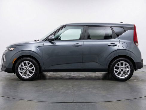 Used 2025 Kia Soul LX w/ LX Technology Package FWD image 5