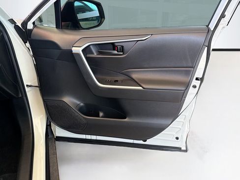 Certified 2022 Toyota RAV4 LE FWD image 24