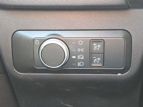 Used 2020 Ford Escape SE image 29