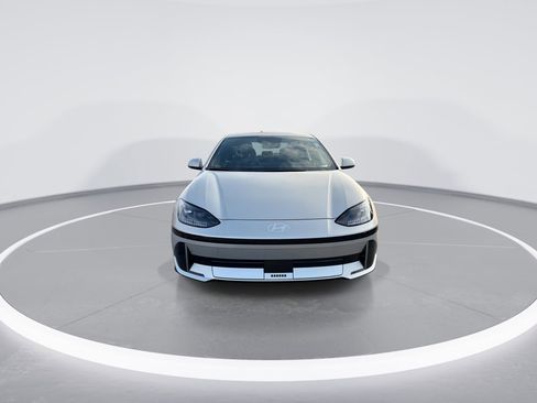 Used 2024 Hyundai Ioniq 6 SEL image 3