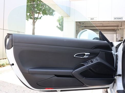 Used 2016 Porsche Boxster S image 33