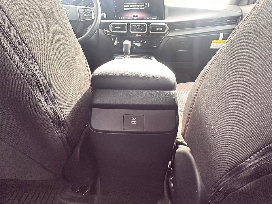 Certified 2026 Nissan Sentra SR w/ Floor Mat Package FWD image 19