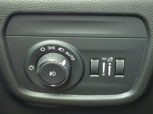 Used 2025 Jeep Grand Cherokee Limited AWD/4WD image 65
