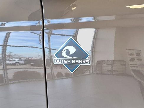 New 2025 Ford Bronco Outer Banks image 9