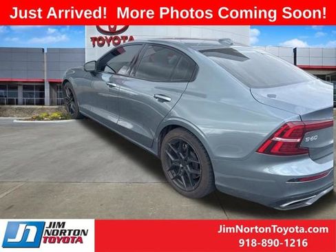 Used 2021 Volvo S60 T5 Momentum w/ Premium Package AWD/4WD image 6